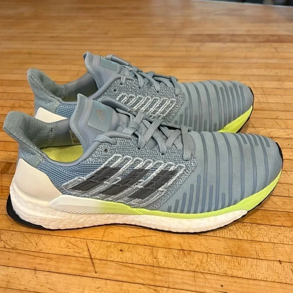 Adidas Solar Boost Women’s Running Shoe Size 8.5 - Picture 1 of 7